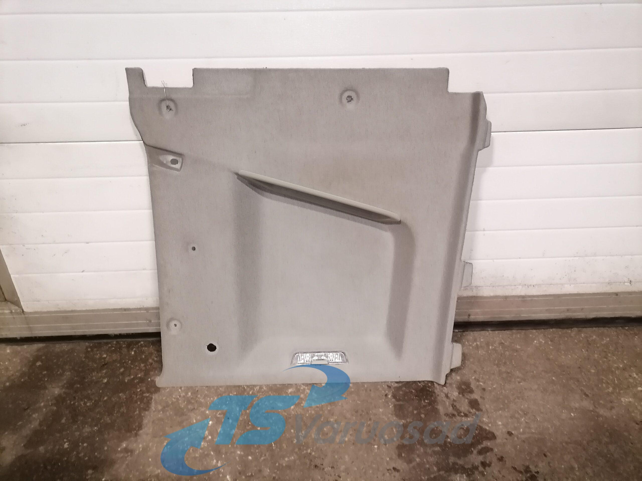Volvo Salongi polster 82246973 - Universal part for Truck: picture 1 Volvo Salongi polster 82246973 - Universal part for Truck: picture 1