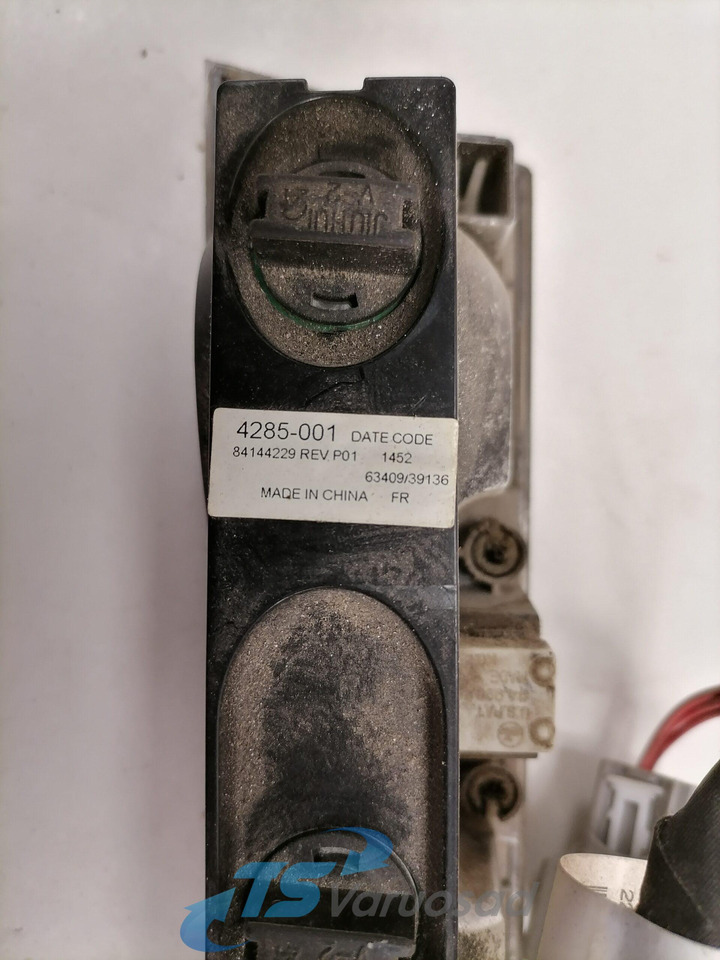 Volvo Salongi valgusti 84144229 - Universal part for Truck: picture 3 Volvo Salongi valgusti 84144229 - Universal part for Truck: picture 3