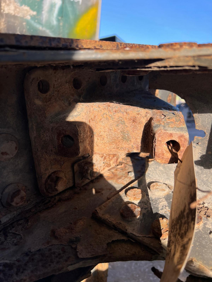 Volvo V-rod bracket 20393738 - Axle and parts for Truck: picture 1 Volvo V-rod bracket 20393738 - Axle and parts for Truck: picture 1