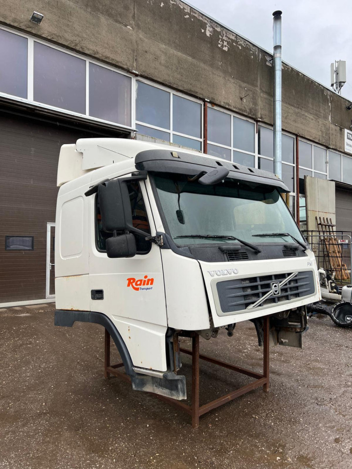 Volvo Volvo kabiin 85103669 - Cab and interior for Truck: picture 2 Volvo Volvo kabiin 85103669 - Cab and interior for Truck: picture 2