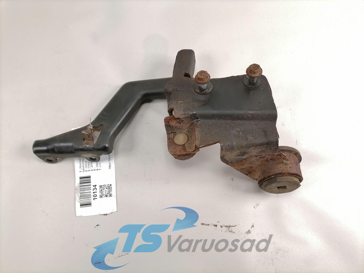 Volvo lower grille carrier hinge 20545094 - Grill for Truck: picture 2 Volvo lower grille carrier hinge 20545094 - Grill for Truck: picture 2