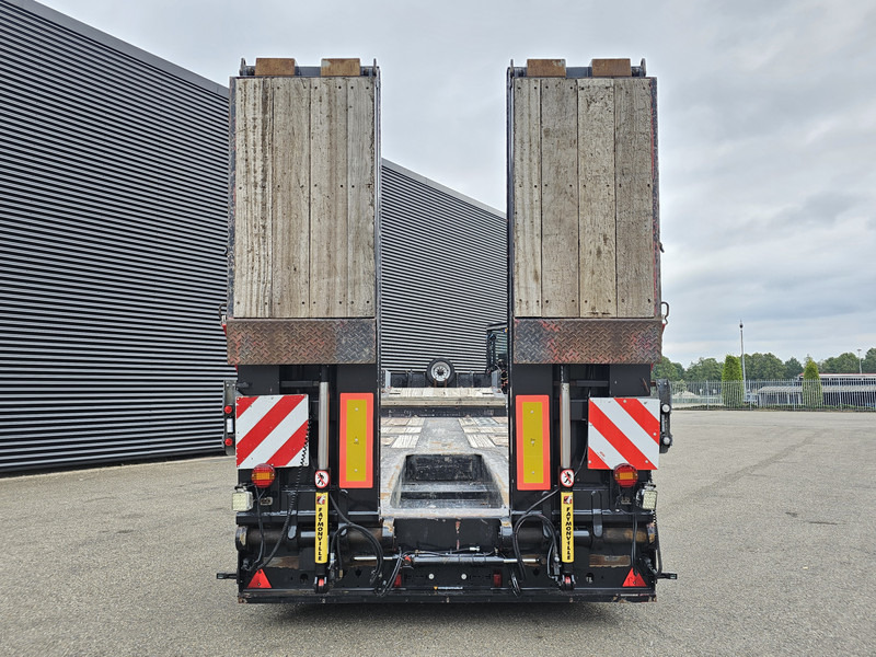 Leasing of Faymonville MULTIMAX - EXTENDABLE / HYDR RAMP / WHEEL WELL / RADMULDEN Faymonville MULTIMAX - EXTENDABLE / HYDR RAMP / WHEEL WELL / RADMULDEN: picture 14 Leasing of Faymonville MULTIMAX - EXTENDABLE / HYDR RAMP / WHEEL WELL / RADMULDEN Faymonville MULTIMAX - EXTENDABLE / HYDR RAMP / WHEEL WELL / RADMULDEN: picture 14