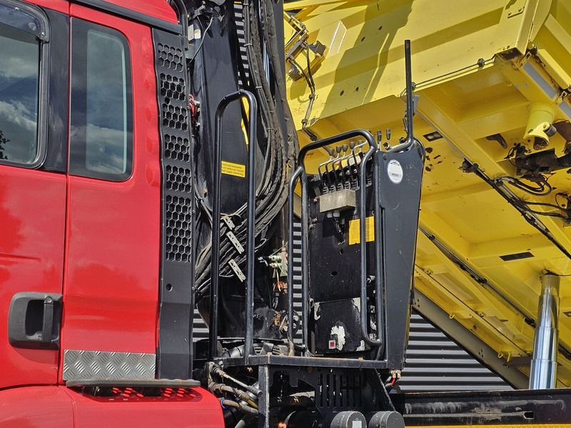 MAN TGS 33.480 / 6x6 / 2-SIDE TIPPER / PALFINGER Z CRANE - Tipper, Crane truck: picture 4 MAN TGS 33.480 / 6x6 / 2-SIDE TIPPER / PALFINGER Z CRANE - Tipper, Crane truck: picture 4