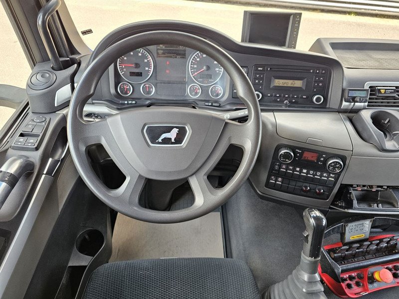Interior photo 1: Leasing of MAN TGS 35.400 8x4-4 / PALFINGER Z CRANE + CONTAINER SYSTEM MAN TGS 35.400 8x4-4 / PALFINGER Z CRANE + CONTAINER SYSTEM