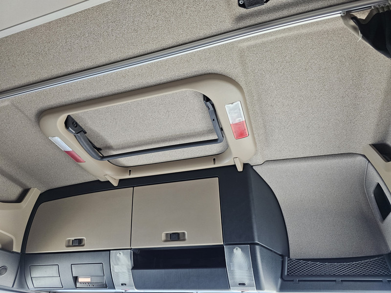 Crane truck MAN TGS 35.500 8x4-6 / PALFINGER 92 t/m CRANE +JIB: picture 19 Crane truck MAN TGS 35.500 8x4-6 / PALFINGER 92 t/m CRANE +JIB: picture 19