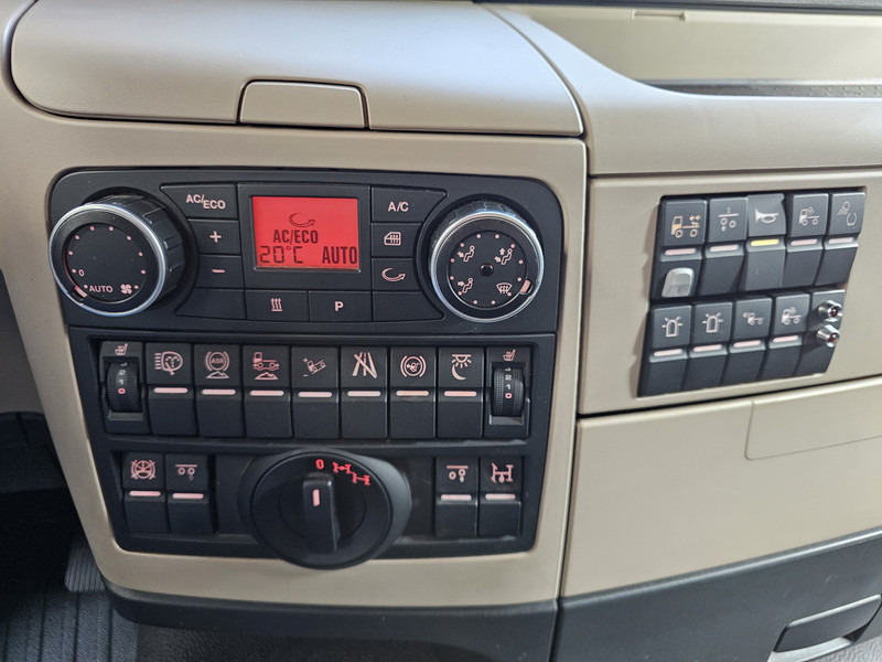 Crane truck MAN TGS 35.500 8x4-6 / PALFINGER 92 t/m CRANE +JIB: picture 20 Crane truck MAN TGS 35.500 8x4-6 / PALFINGER 92 t/m CRANE +JIB: picture 20