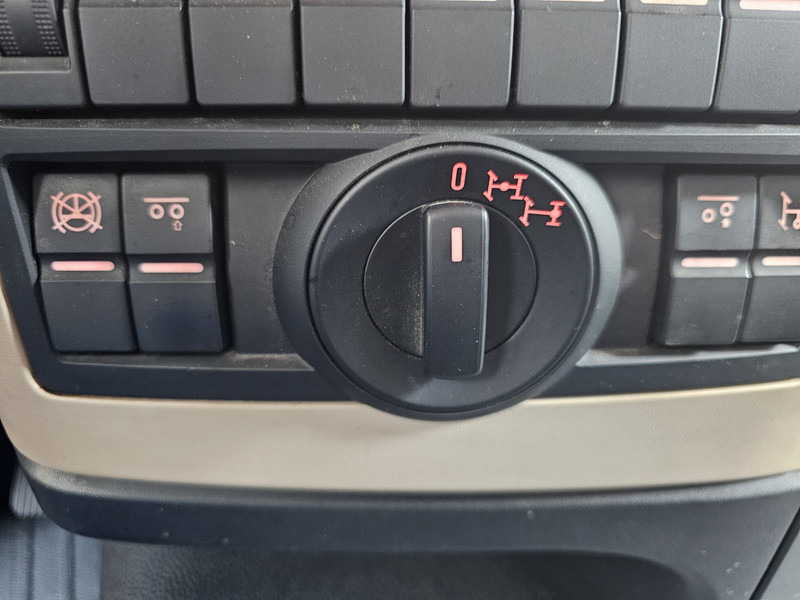 Crane truck MAN TGS 35.500 8x4-6 / PALFINGER 92 t/m CRANE +JIB: picture 18 Crane truck MAN TGS 35.500 8x4-6 / PALFINGER 92 t/m CRANE +JIB: picture 18