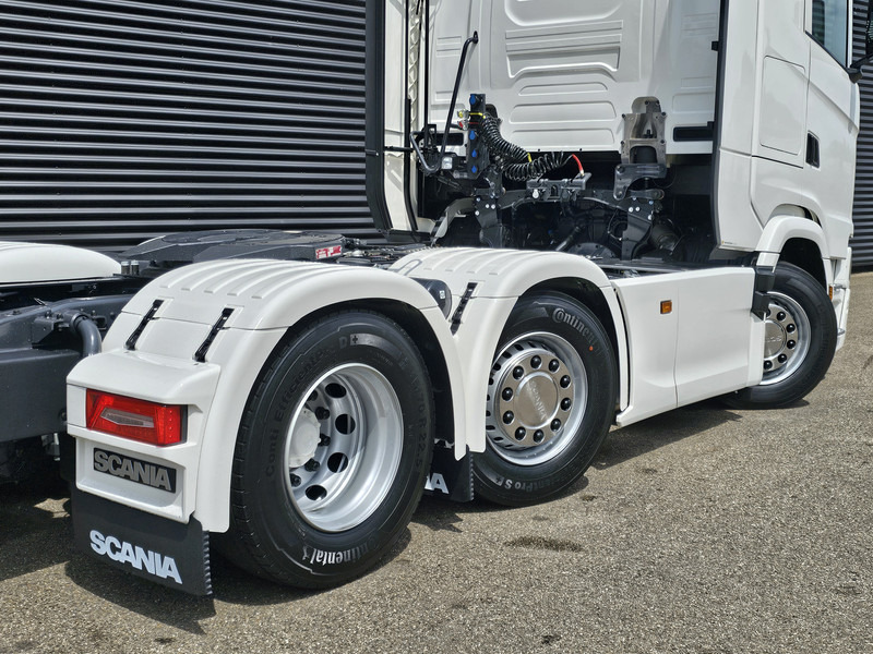 Scania S460 / 6x2/4 / RETARDER / FULL AIR / PUSHER / 2 x PTO - Tractor unit: picture 3 Scania S460 / 6x2/4 / RETARDER / FULL AIR / PUSHER / 2 x PTO - Tractor unit: picture 3