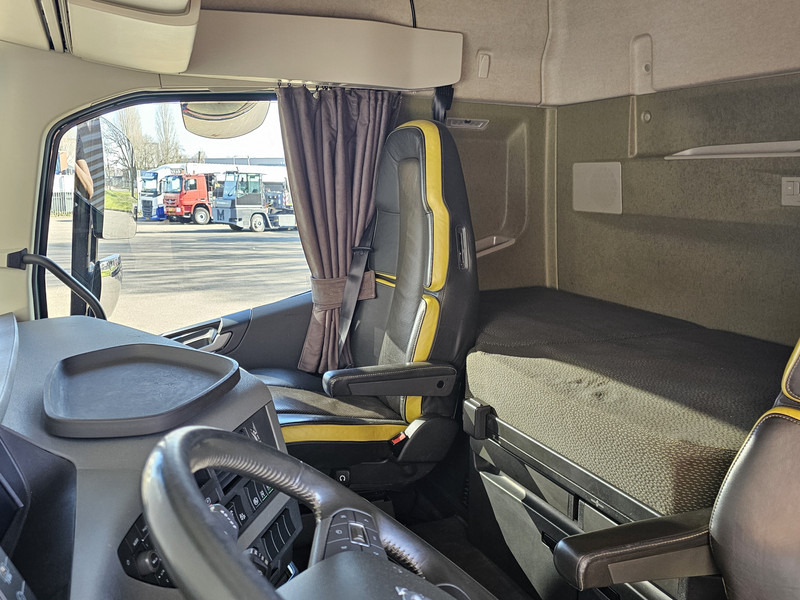 Tractor unit Volvo FH16.650 / RETARDER / FULL AIR / NL-TRUCK: picture 12
