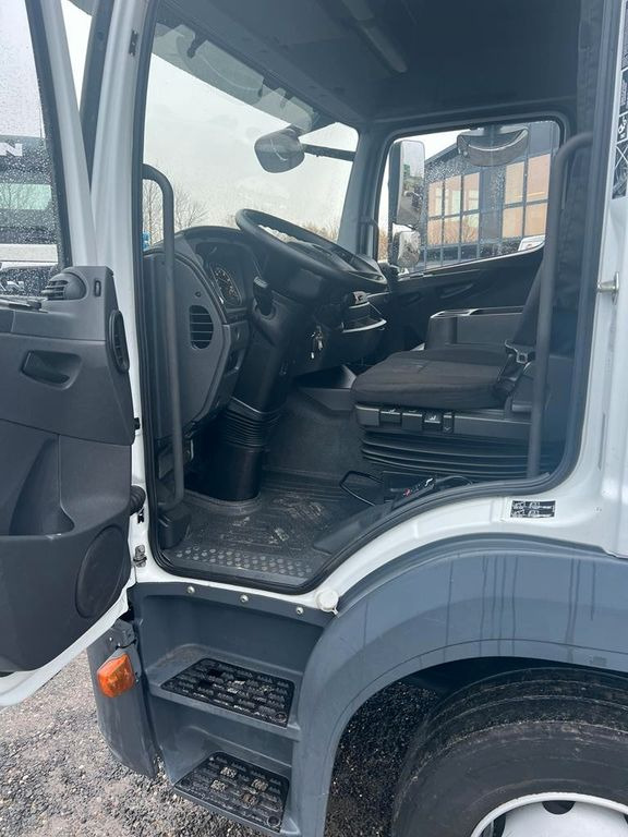 Curtainsider truck Mercedes-Benz 1324 4X2 Koffer Plane 6 to. Hebebühne Mercedes-Benz 1324 4X2 Koffer Plane 6 to. Hebebühne: picture 7