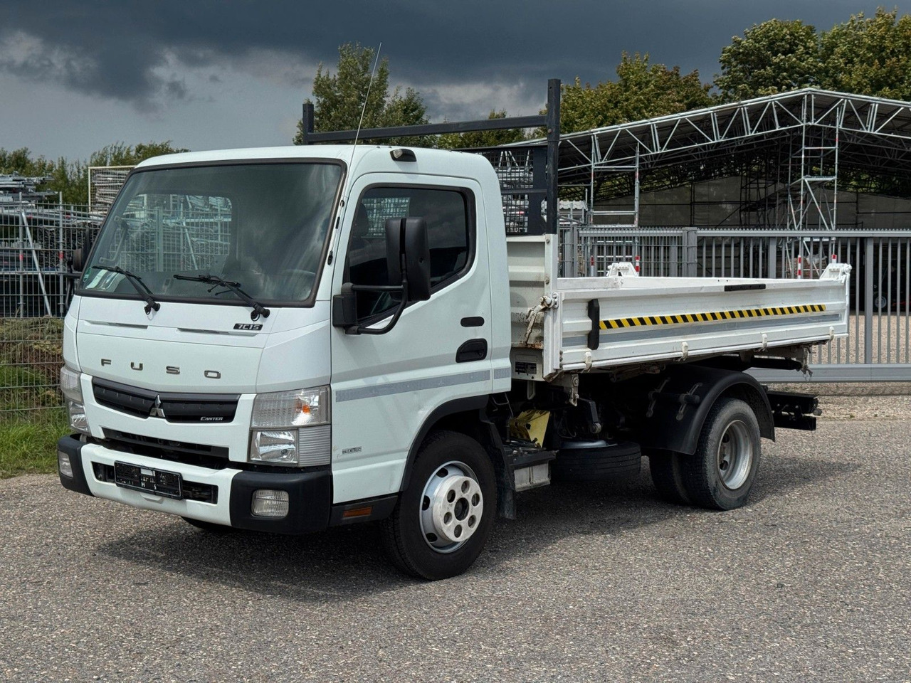 Mitsubishi 7C15 Fuso Canter 4x2 mit Meiller 3S. Kipper - Tipper van: picture 4 Mitsubishi 7C15 Fuso Canter 4x2 mit Meiller 3S. Kipper - Tipper van: picture 4