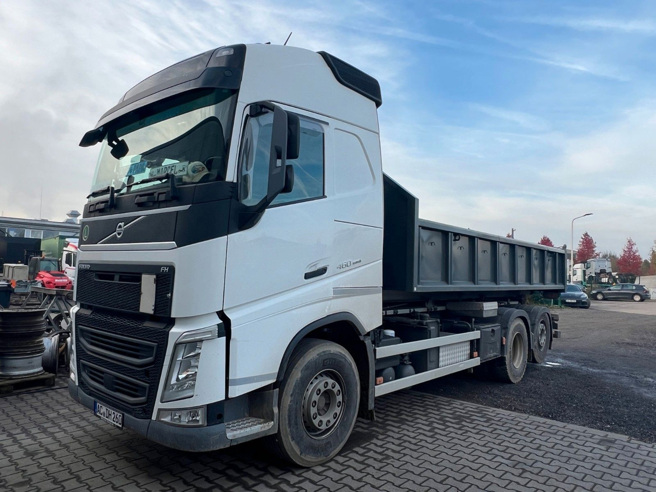 Volvo FH 460 6x2 HYVA Haken mit Klimaanlage - Hook lift truck: picture 1 Volvo FH 460 6x2 HYVA Haken mit Klimaanlage - Hook lift truck: picture 1