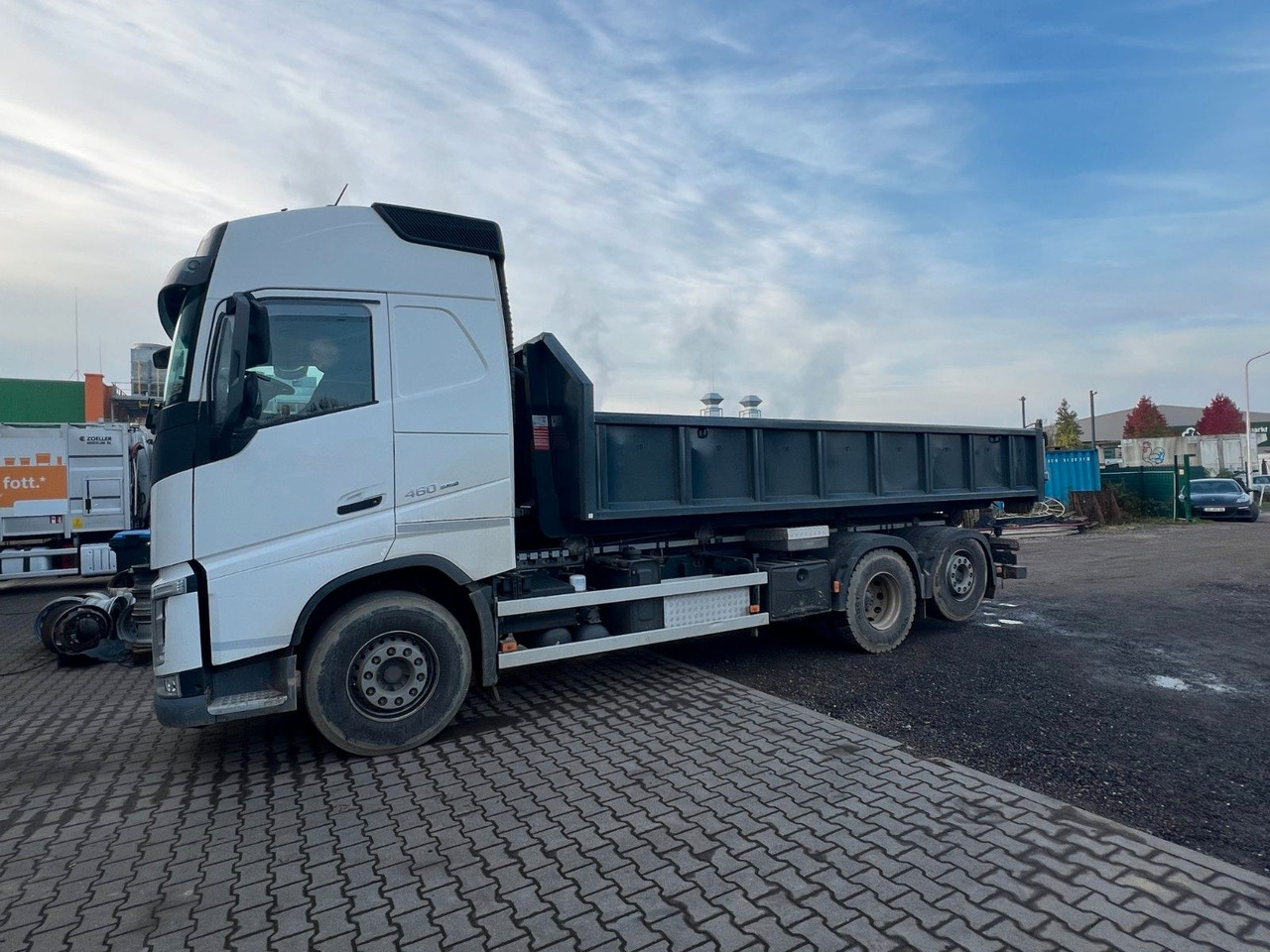 Volvo FH 460 6x2 HYVA Haken mit Klimaanlage - Hook lift truck: picture 2 Volvo FH 460 6x2 HYVA Haken mit Klimaanlage - Hook lift truck: picture 2