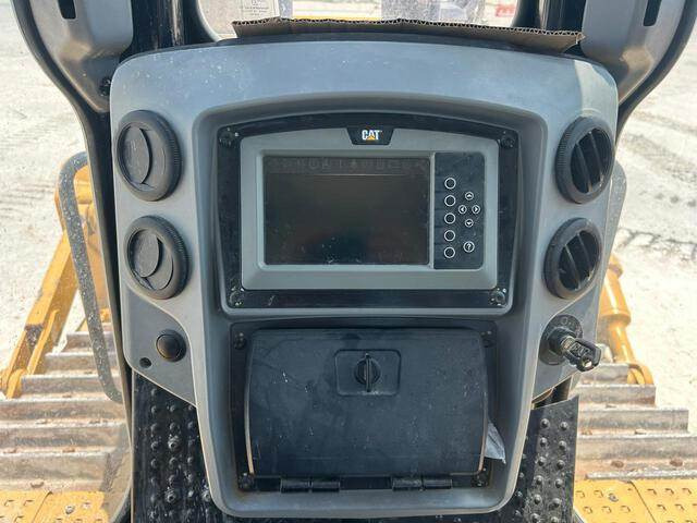 Bulldozer CAT D8: picture 12
