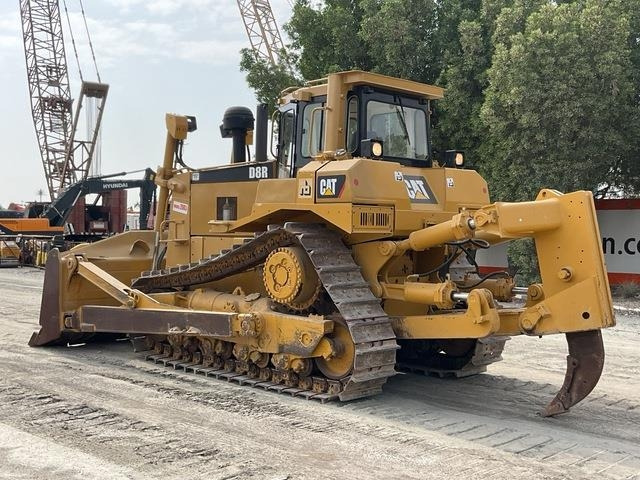 CAT D8R - Bulldozer: picture 2 CAT D8R - Bulldozer: picture 2