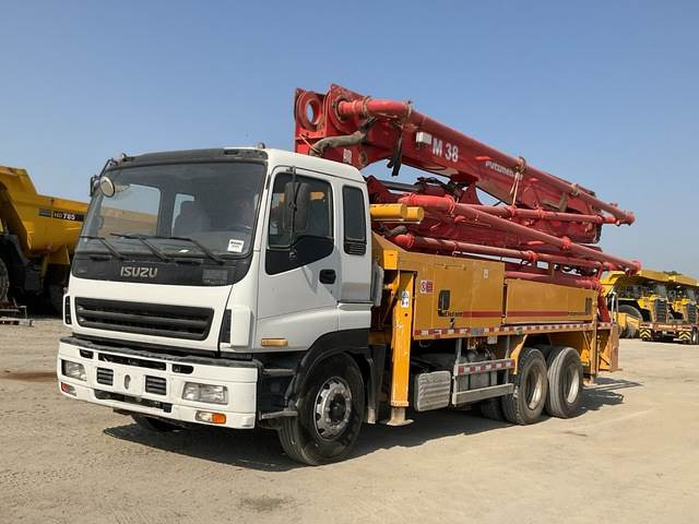 Isuzu - Concrete pump truck: picture 1 Isuzu - Concrete pump truck: picture 1