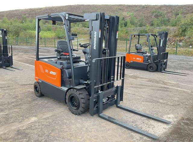Doosan B25X-7 PLUS - Electric forklift: picture 4 Doosan B25X-7 PLUS - Electric forklift: picture 4