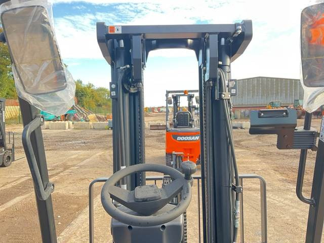 Electric forklift Doosan B30X-7 PLUS: picture 15