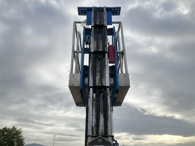 Vertical mast lift Genie GR20: picture 12