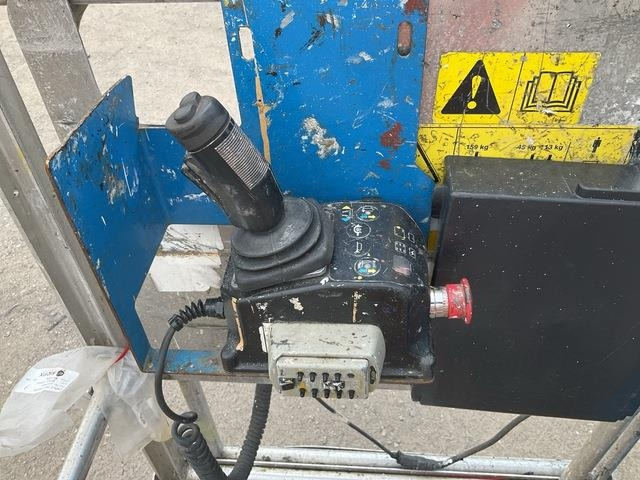 Vertical mast lift Genie GR20: picture 9