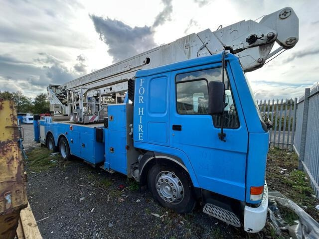 Crane truck Volvo: picture 8