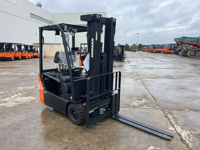 Doosan B15T-7 PLUS - Electric forklift: picture 4 Doosan B15T-7 PLUS - Electric forklift: picture 4