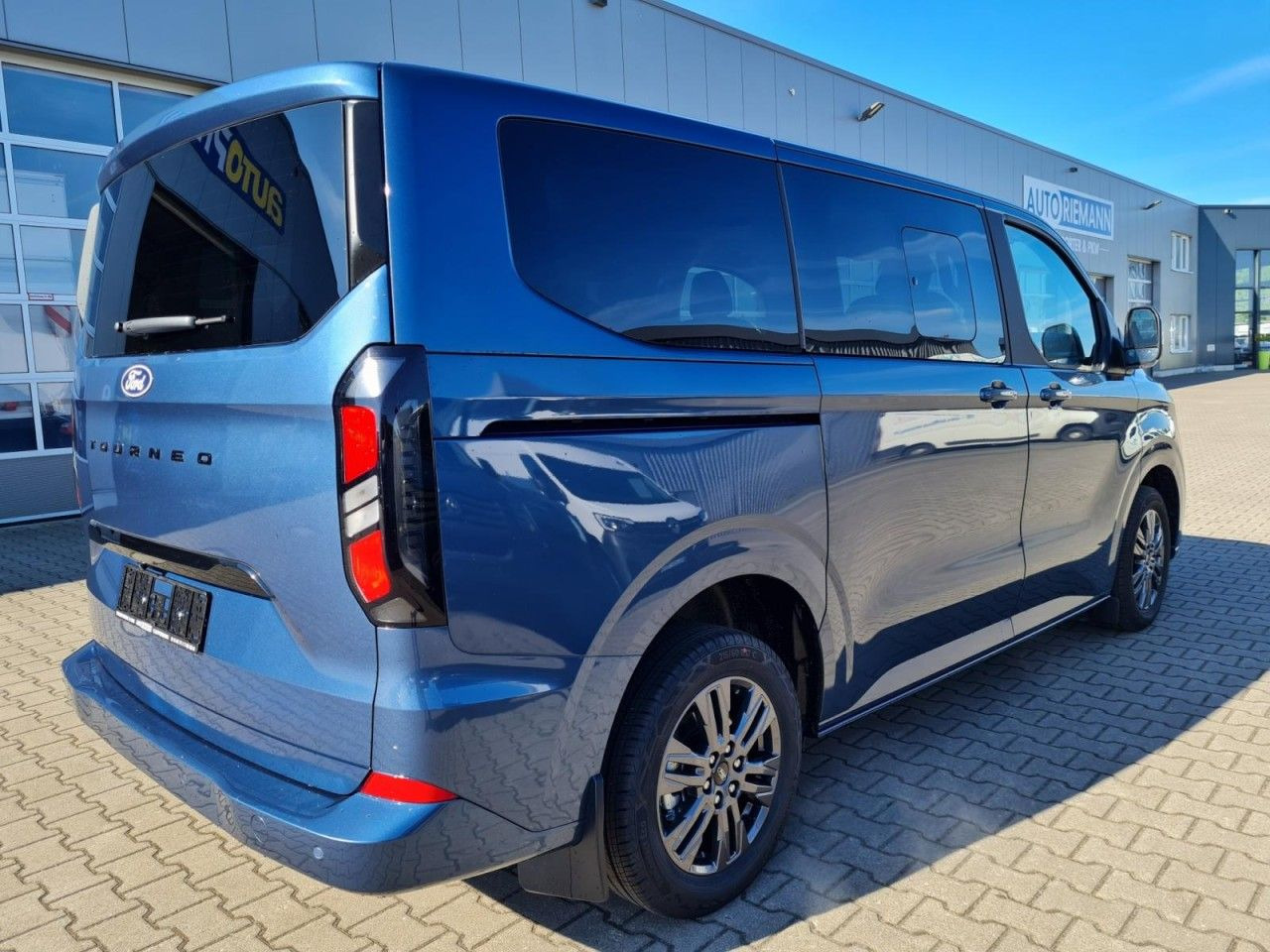 Ford Tourneo Custom 320 Titanium L1 AG 8-Sitze LED KA - Passenger van: picture 5 Ford Tourneo Custom 320 Titanium L1 AG 8-Sitze LED KA - Passenger van: picture 5
