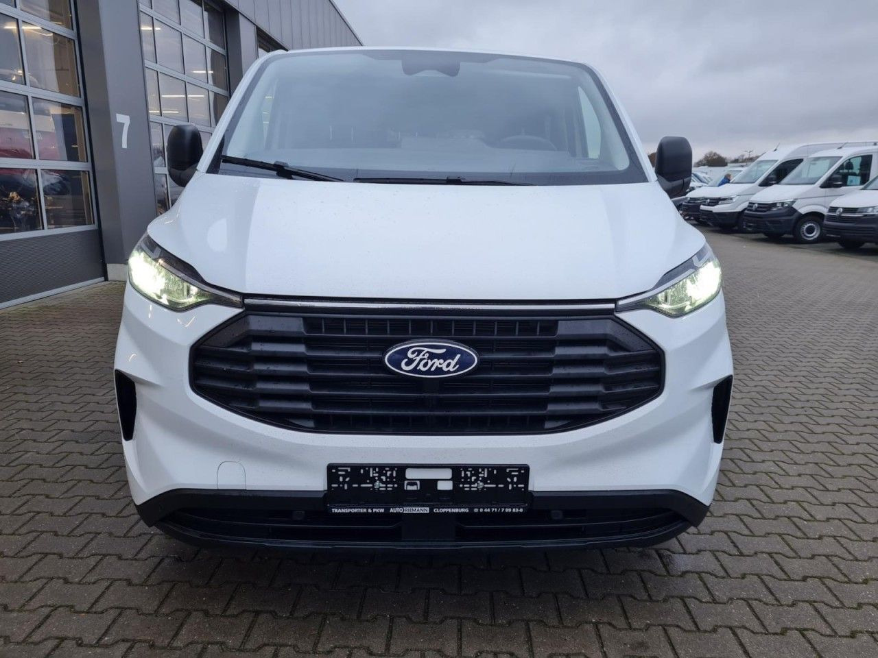 Ford Transit Custom Kombi 320 L2 Trend 9 Sitze KAMERA - Passenger van: picture 2 Ford Transit Custom Kombi 320 L2 Trend 9 Sitze KAMERA - Passenger van: picture 2