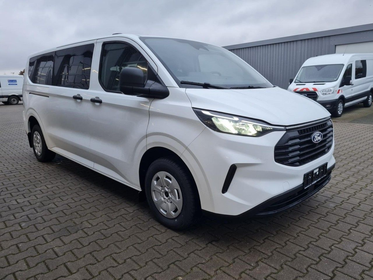 Ford Transit Custom Kombi 320 L2 Trend 9 Sitze KAMERA - Passenger van: picture 3 Ford Transit Custom Kombi 320 L2 Trend 9 Sitze KAMERA - Passenger van: picture 3