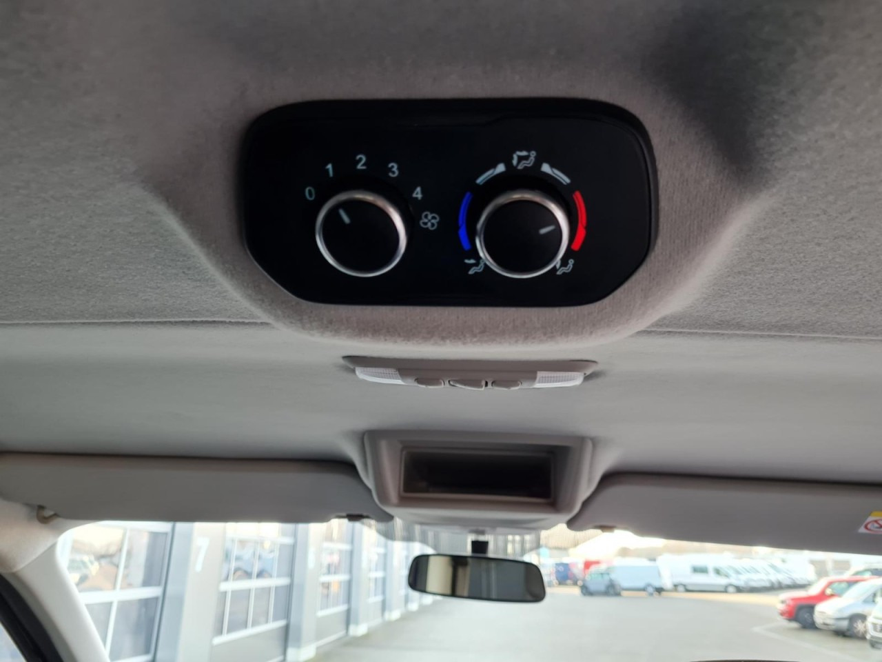 Minibus, Passenger van Ford Transit Custom Kombi 320 L2 Trend 9 Sitze PDC: picture 18 Minibus, Passenger van Ford Transit Custom Kombi 320 L2 Trend 9 Sitze PDC: picture 18