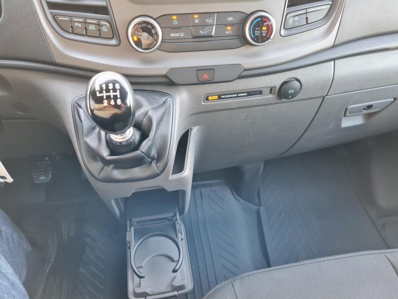 Minibus, Passenger van Ford Transit Custom Kombi 320 L2 Trend 9 Sitze PDC: picture 15 Minibus, Passenger van Ford Transit Custom Kombi 320 L2 Trend 9 Sitze PDC: picture 15