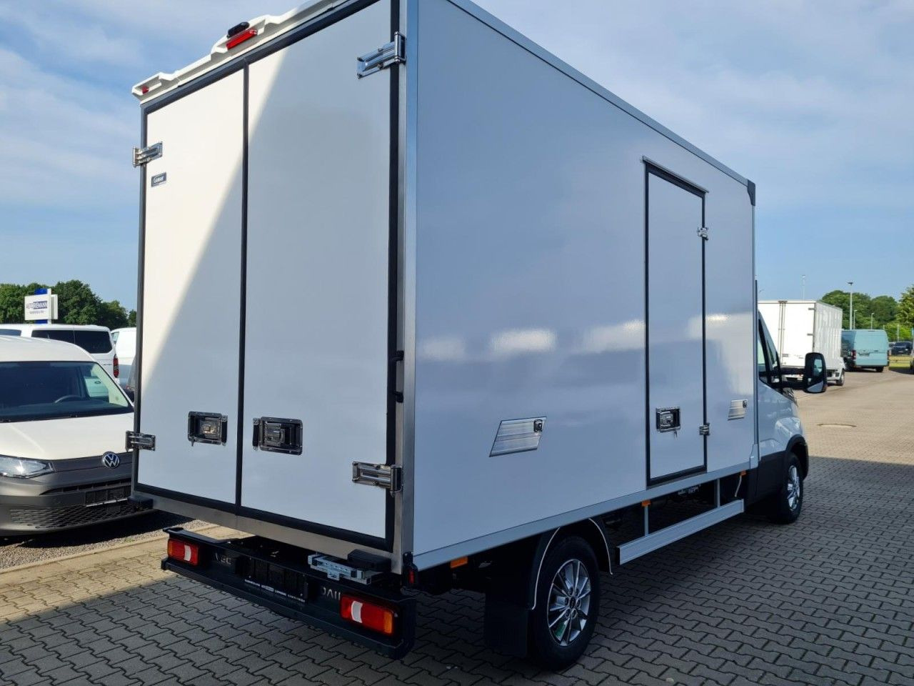 Iveco Daily 35S18 3.0 Koffer Hi Matic LM KAMERA NAVI - Box van: picture 4 Iveco Daily 35S18 3.0 Koffer Hi Matic LM KAMERA NAVI - Box van: picture 4