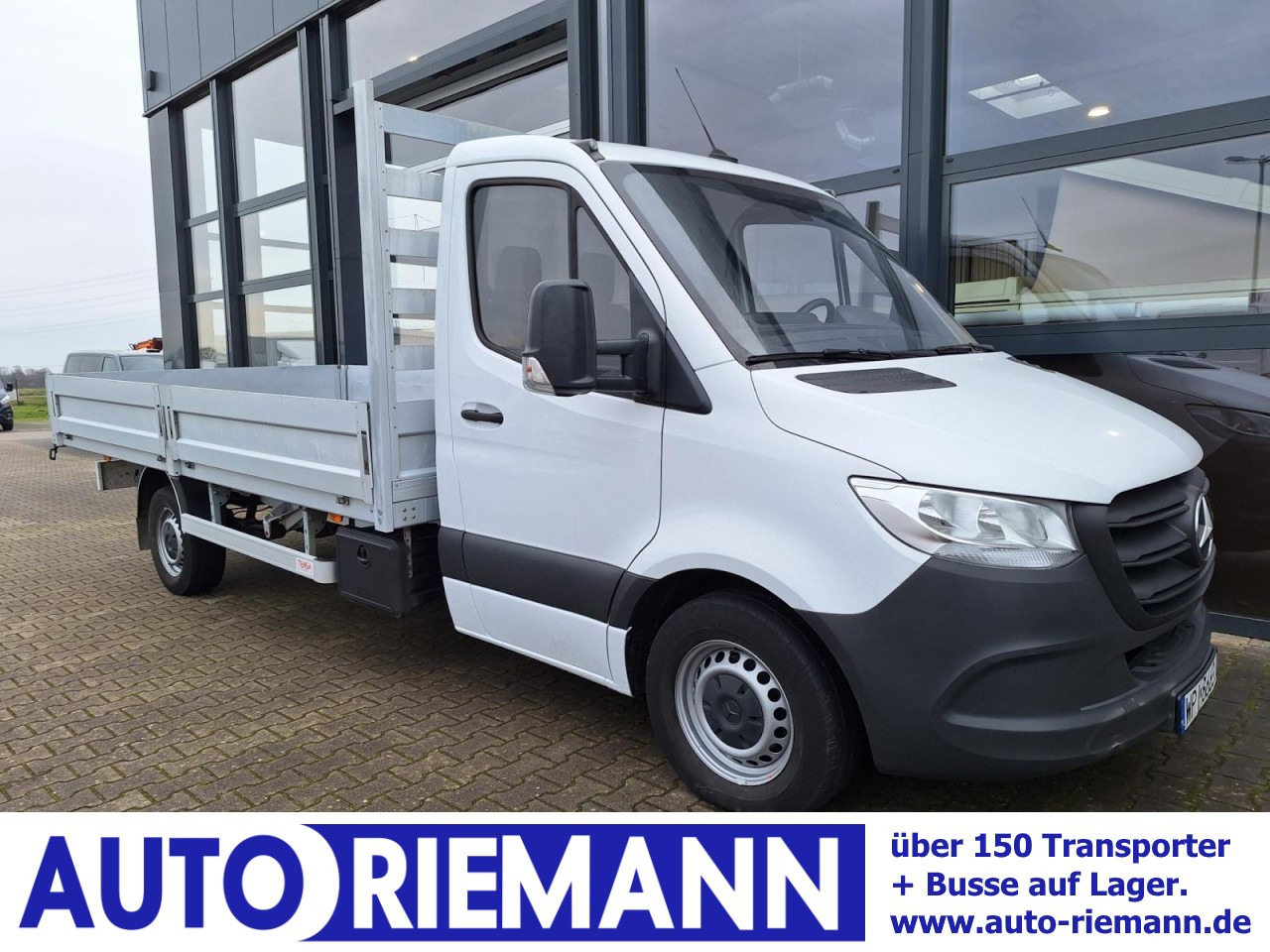 Mercedes-Benz Sprinter 317 CDI Pritsche L4 RWD AHK KLIMA TEMPOMAT - Flatbed van: picture 1 Mercedes-Benz Sprinter 317 CDI Pritsche L4 RWD AHK KLIMA TEMPOMAT - Flatbed van: picture 1