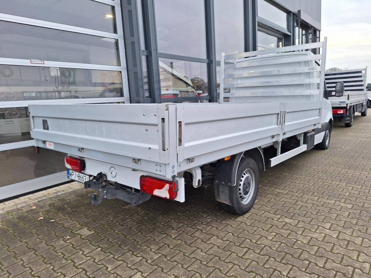 Mercedes-Benz Sprinter 317 CDI Pritsche L4 RWD AHK KLIMA TEMPOMAT - Flatbed van: picture 2 Mercedes-Benz Sprinter 317 CDI Pritsche L4 RWD AHK KLIMA TEMPOMAT - Flatbed van: picture 2