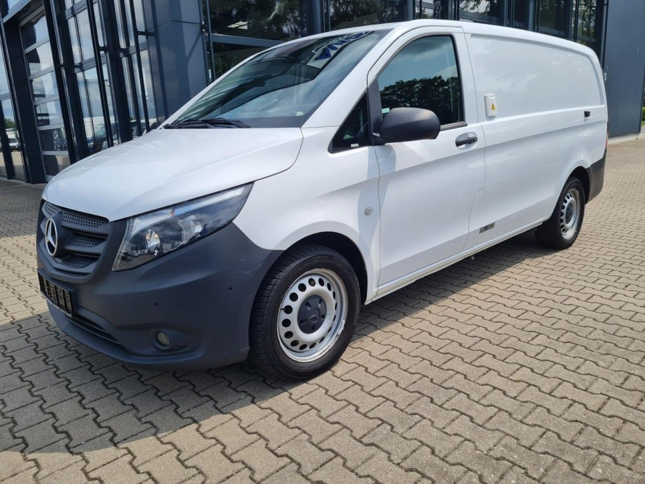 Mercedes-Benz Vito 116 Cdi Kühlkasten lang Stand/Fahrkühl HEIZ - Refrigerated van: picture 2 Mercedes-Benz Vito 116 Cdi Kühlkasten lang Stand/Fahrkühl HEIZ - Refrigerated van: picture 2