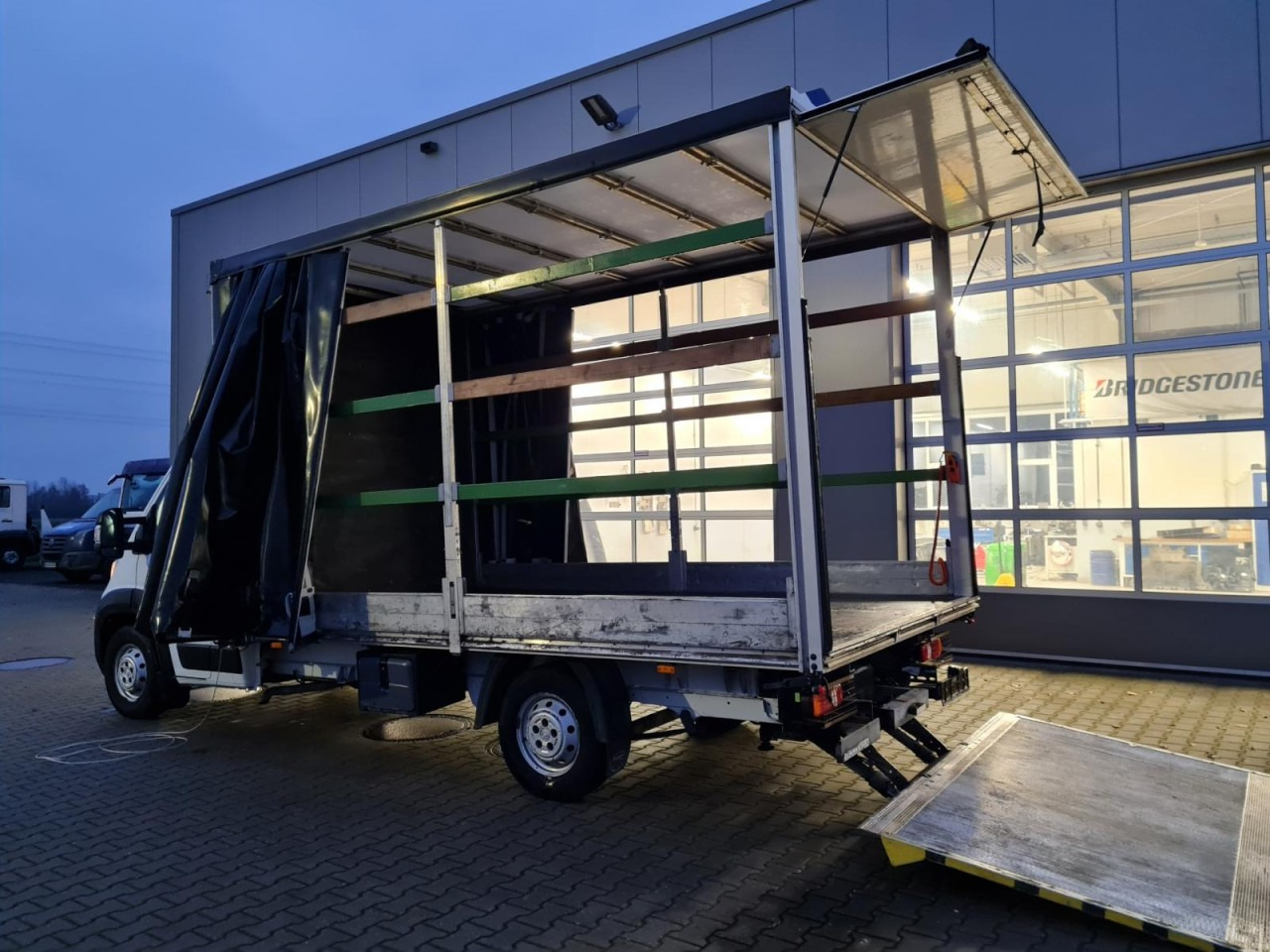 Curtain side van Peugeot Boxer 35 Pritsche 2x Schiebe Plane LBW L4 KLIMA: picture 8