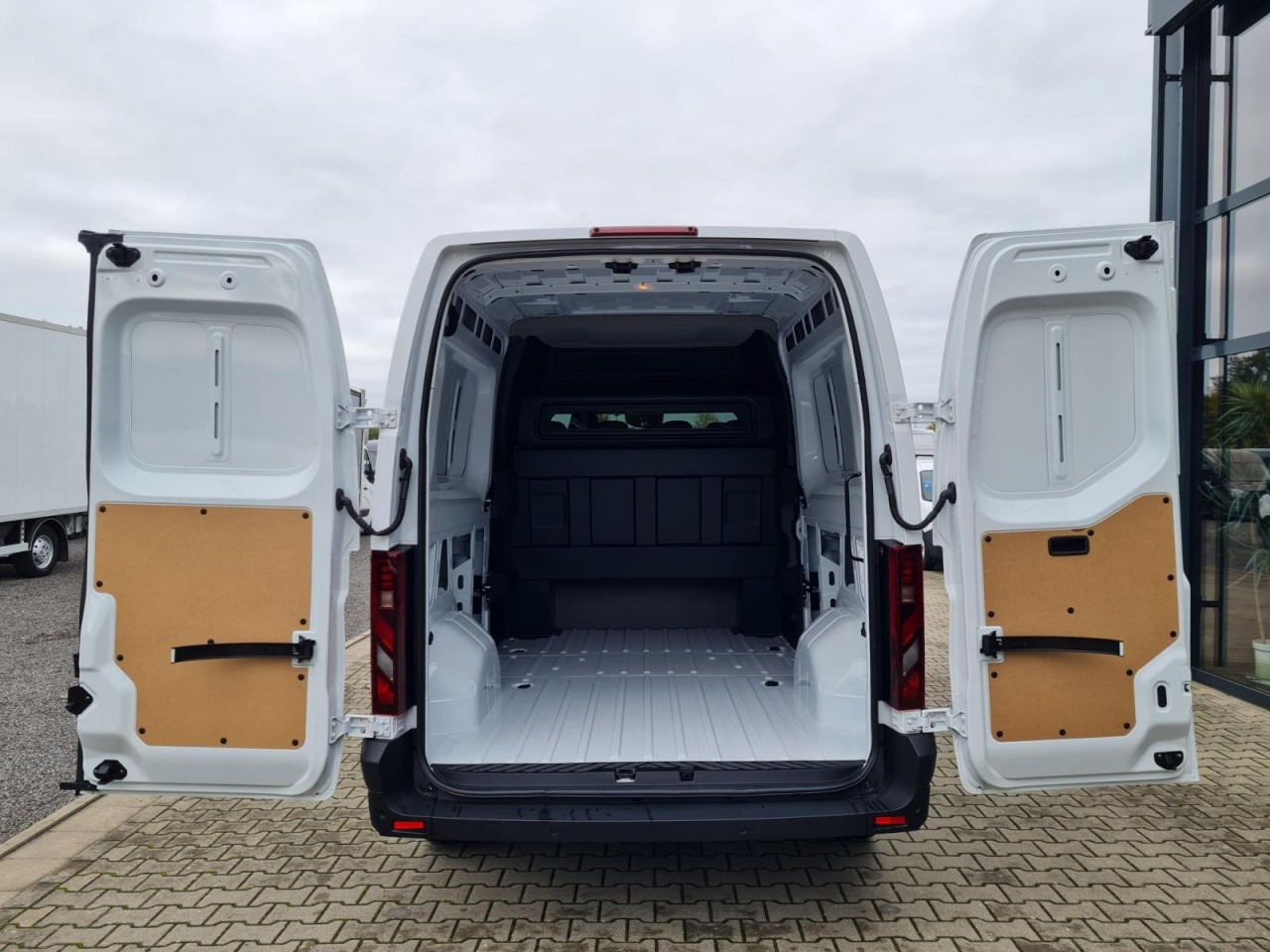 Renault Master 3,5t Kasten dCi Doka L3H2 KLIMA TEMPOMAT - Combi van: picture 5 Renault Master 3,5t Kasten dCi Doka L3H2 KLIMA TEMPOMAT - Combi van: picture 5