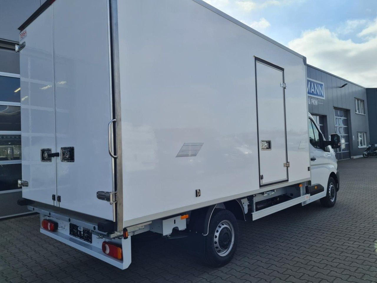 Renault Master 35 New Möbel Koffer KLIMA KOMFORT TEMPOMA - Box van: picture 4 Renault Master 35 New Möbel Koffer KLIMA KOMFORT TEMPOMA - Box van: picture 4