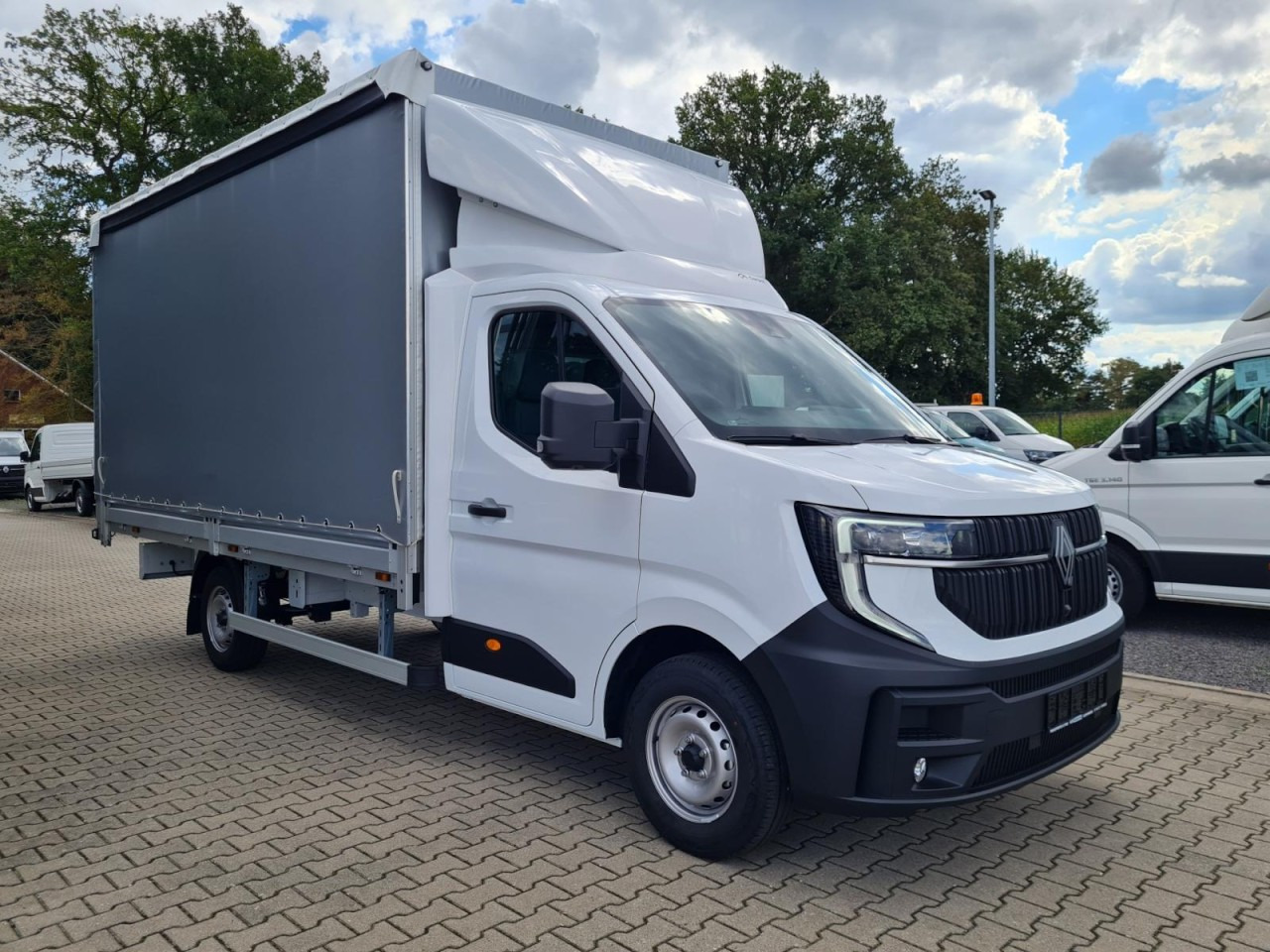 Renault Master 35 Pritsche Schiebe Plane KLIMA TEMPOMAT - Curtain side van: picture 4 Renault Master 35 Pritsche Schiebe Plane KLIMA TEMPOMAT - Curtain side van: picture 4
