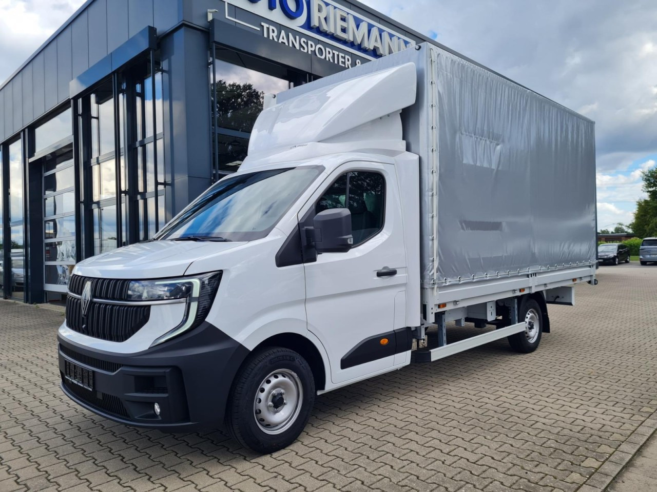 Renault Master 35 Pritsche Schiebe Plane KLIMA TEMPOMAT - Curtain side van: picture 2 Renault Master 35 Pritsche Schiebe Plane KLIMA TEMPOMAT - Curtain side van: picture 2