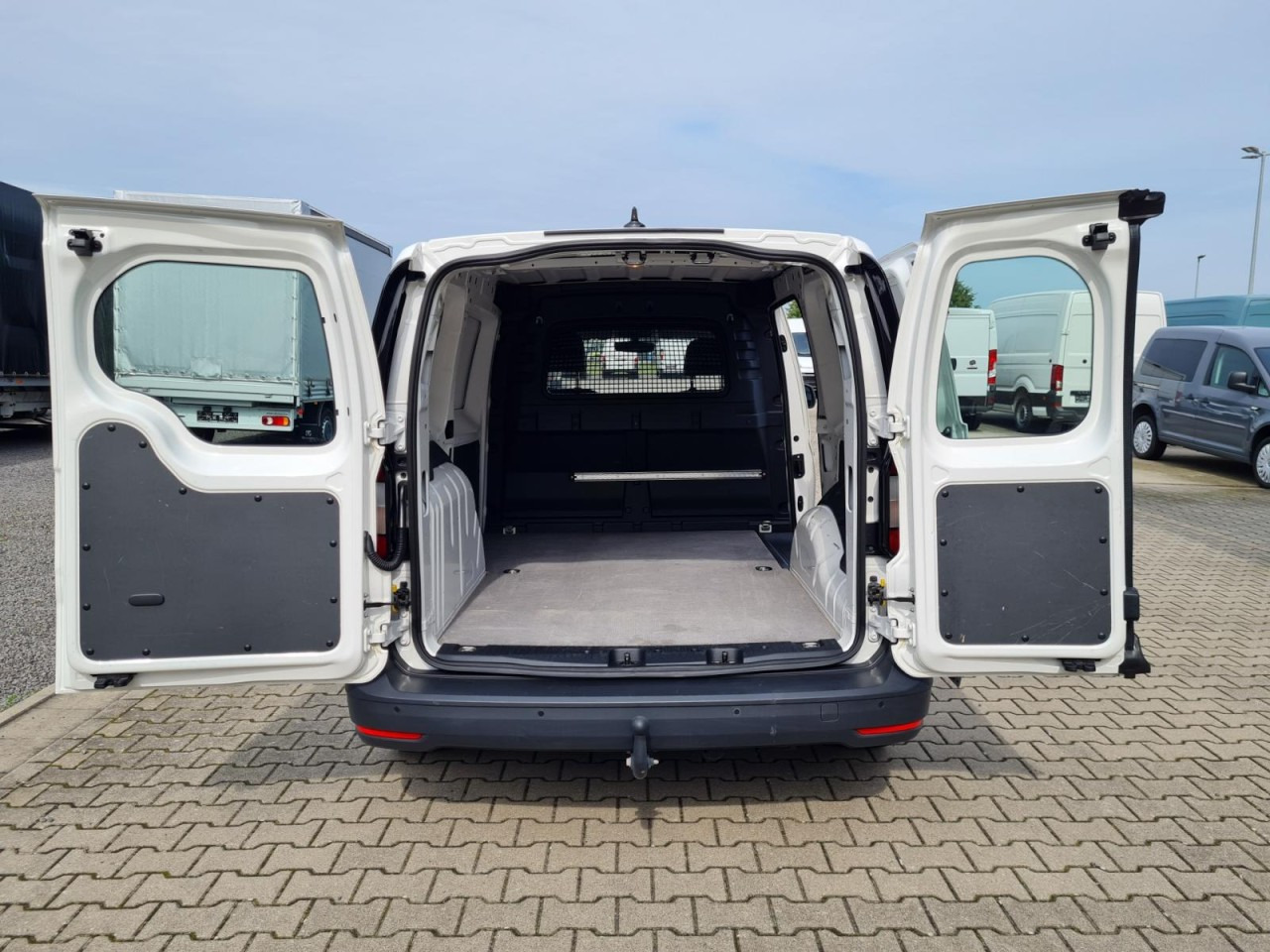 Small van Volkswagen Caddy Cargo Kasten Maxi AHK KLIMA KAMERA PDC FLÜGEL: picture 18