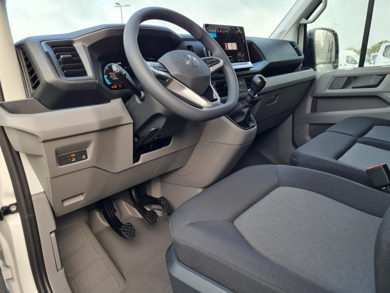 Flatbed van, Combi van Volkswagen Crafter 35 Doka TDI Pritsche MR KLIMA TEMPOMAT: picture 9 Flatbed van, Combi van Volkswagen Crafter 35 Doka TDI Pritsche MR KLIMA TEMPOMAT: picture 9