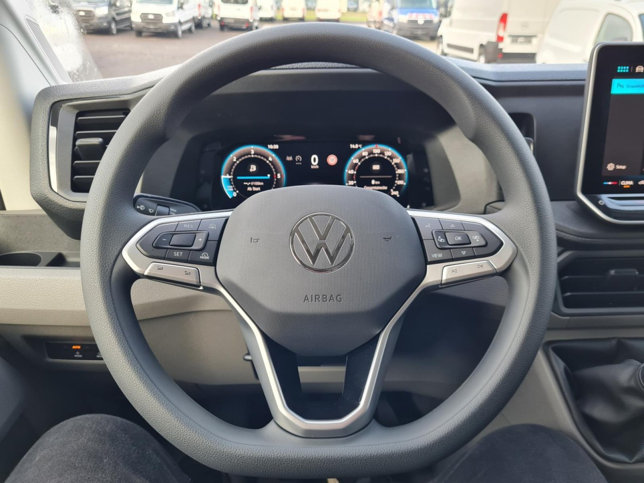 Flatbed van, Combi van Volkswagen Crafter 35 Doka TDI Pritsche MR KLIMA TEMPOMAT: picture 10 Flatbed van, Combi van Volkswagen Crafter 35 Doka TDI Pritsche MR KLIMA TEMPOMAT: picture 10