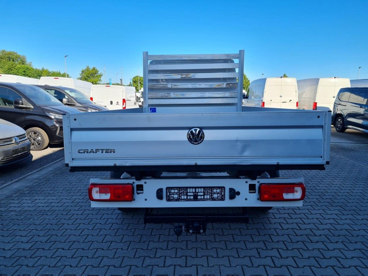 Volkswagen Crafter 35 Doka TDI lang AHK Klima - Flatbed van, Combi van: picture 5 Volkswagen Crafter 35 Doka TDI lang AHK Klima - Flatbed van, Combi van: picture 5