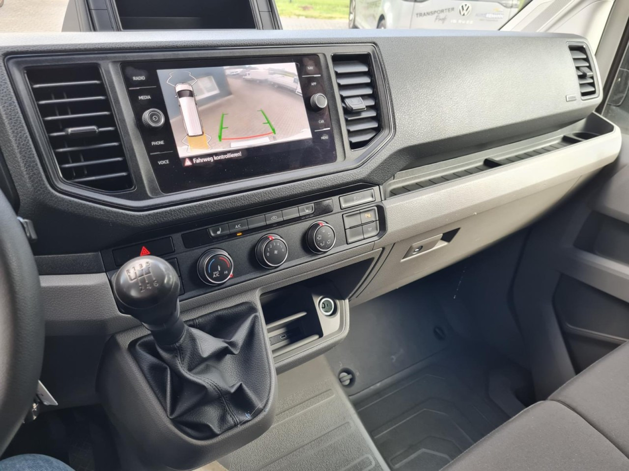 Panel van Volkswagen Crafter 35 Kasten L3H2 KAMERA KLIMA NAVI REGALE: picture 12 Panel van Volkswagen Crafter 35 Kasten L3H2 KAMERA KLIMA NAVI REGALE: picture 12