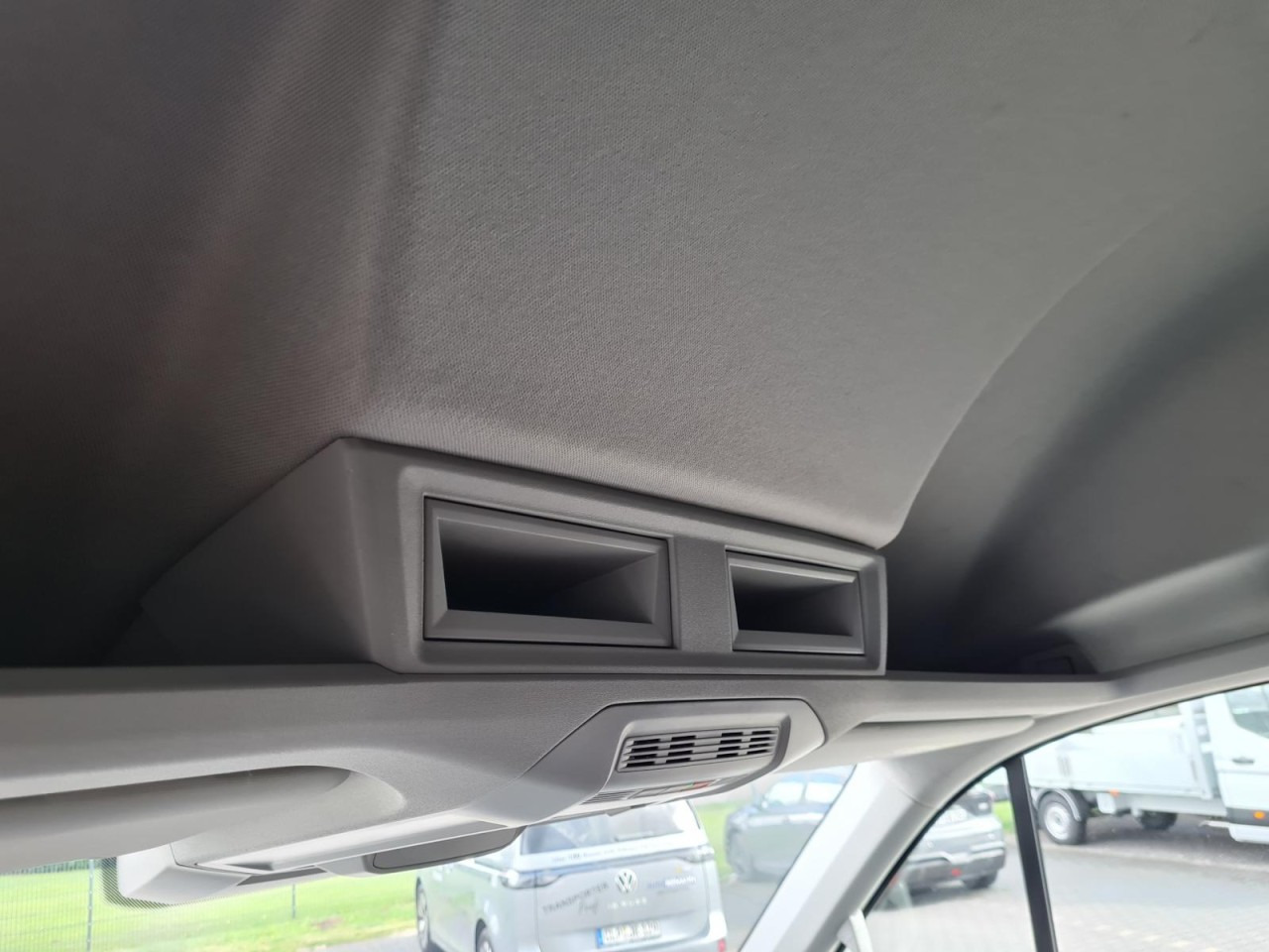 Panel van Volkswagen Crafter 35 Kasten L3H2 KAMERA KLIMA NAVI REGALE: picture 17 Panel van Volkswagen Crafter 35 Kasten L3H2 KAMERA KLIMA NAVI REGALE: picture 17