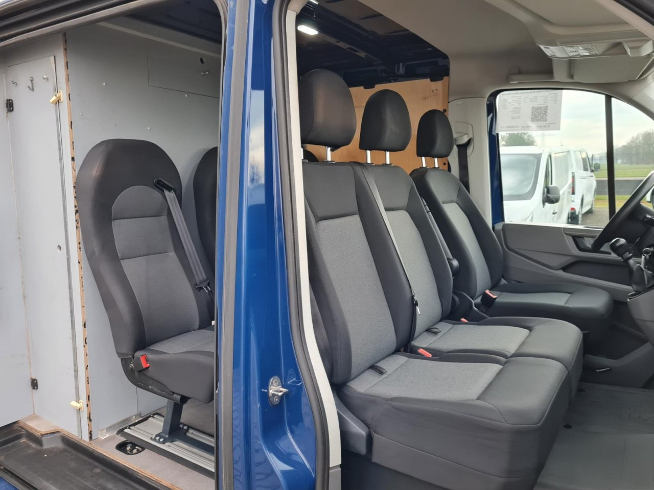 Volkswagen Crafter 35 Kasten Plus Doka mixto NAVI AHK 6 Sitzer - Panel van, Combi van: picture 5 Volkswagen Crafter 35 Kasten Plus Doka mixto NAVI AHK 6 Sitzer - Panel van, Combi van: picture 5