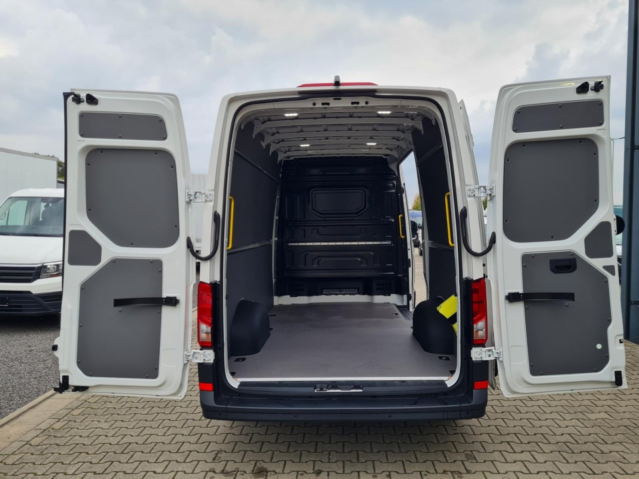 Panel van Volkswagen Crafter 35 Kasten TDI L3H3 LED TEMPOMAT AUTOMATIK: picture 15