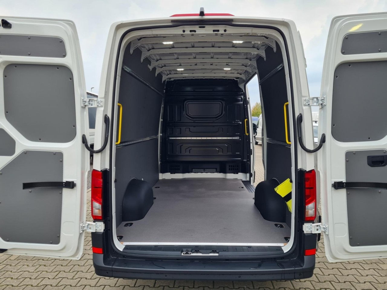 Panel van Volkswagen Crafter 35 Kasten TDI L3H3 LED TEMPOMAT AUTOMATIK: picture 16