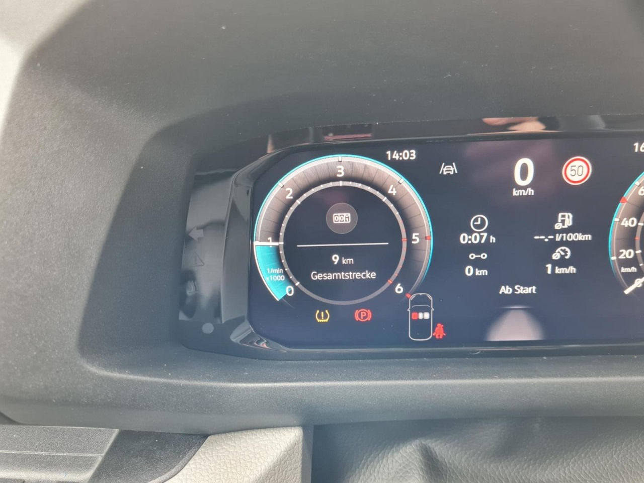Panel van Volkswagen Crafter 35 Kasten TDI MR L3H3 STANDHEIZ AHK: picture 11